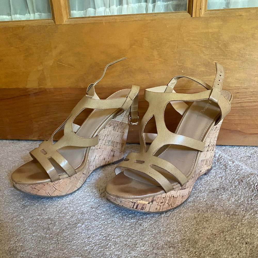 Nude Wedges